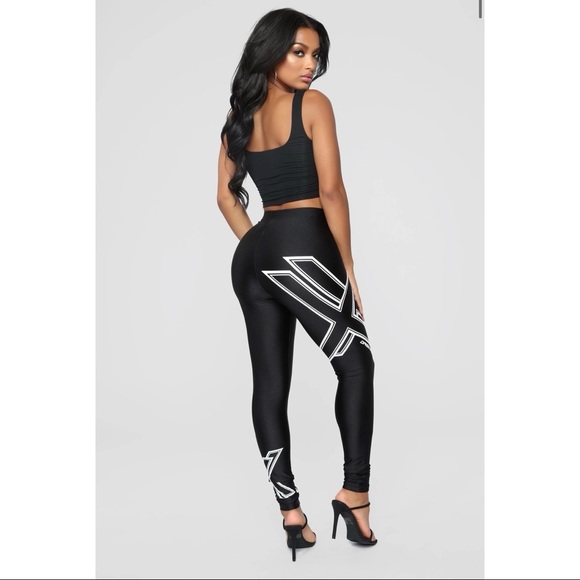 So Xtra Graphic Print Leggings - Black - Picture 5 of 7